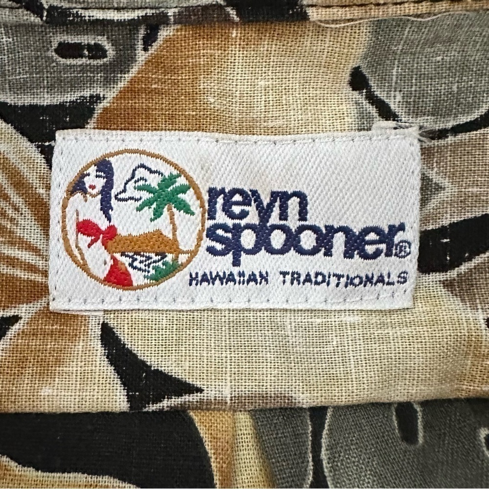 Reyn Spooner Hawaiian Floral Shirt - Picture 4 of 4